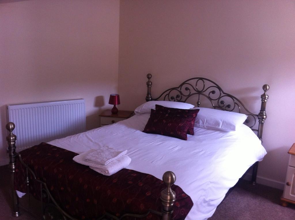 The Glan Yr Afon Inn Holywell  Pokój zdjęcie