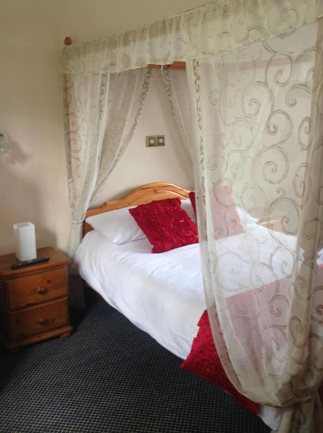 The Glan Yr Afon Inn Holywell  Zewnętrze zdjęcie