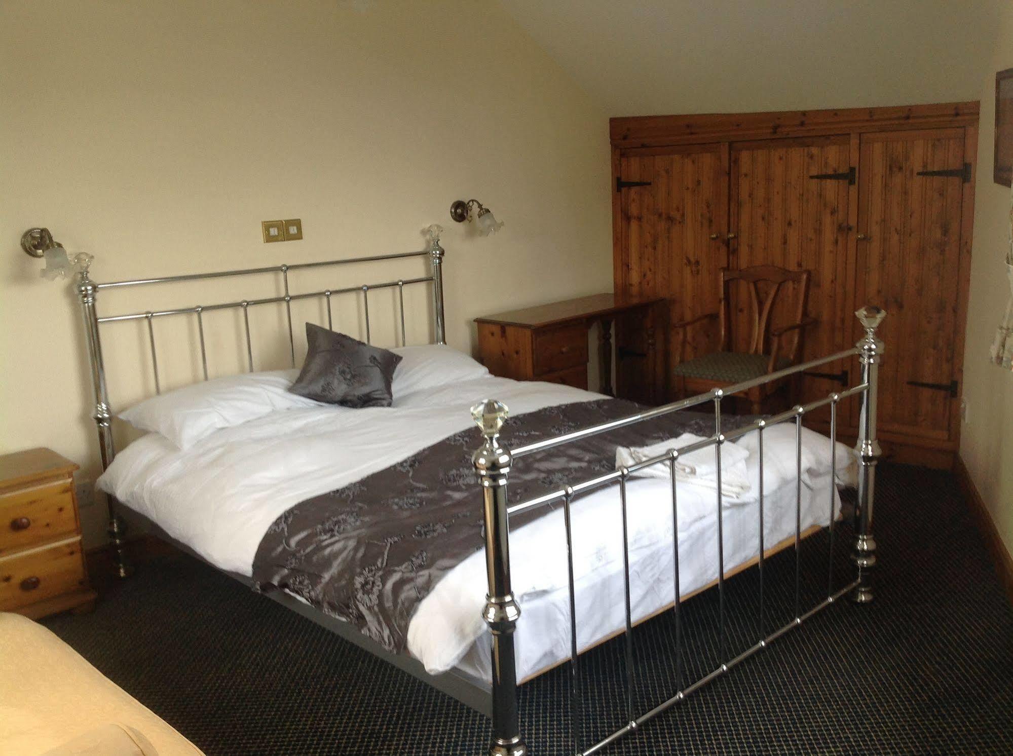 The Glan Yr Afon Inn Holywell  Zewnętrze zdjęcie